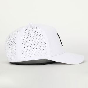 Gorra de Béisbol Personalizada con Parche de PVC con Logotipo, Impermeable, de 5 Paneles, con Corte Láser Perforado, de Poliéster y Spandex, para Deportes de Alto Rendimiento - Product Image 2
