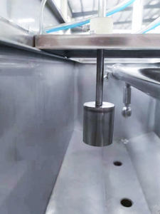 29. Llenadora <span class=keywords><strong>de</strong></span> líquido lineal automática Agua Salsa <span class=keywords><strong>de</strong></span> soja Jugo Gin Vino <span class=keywords><strong>Vodka</strong></span> Botella Máquina <span class=keywords><strong>de</strong></span> llenado por desbordamiento a presión - Product Image 5