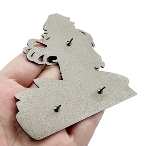 Spilla in lega di Anime viola <span class=keywords><strong>Evergarden</strong></span> da 10cm spille a bottone a fumetti spille per vestiti accessori smaltati con distintivo dei cartoni animati - Product Image 3