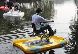 Bicicleta Acuática de Plástico con Pedales Giratorios Estilo Pez, Sistema de Pedales para Agua Dulce y Salada, Uso en Parques Acuáticos, Ahorro de Energía, Ejercicio - Product Image 3