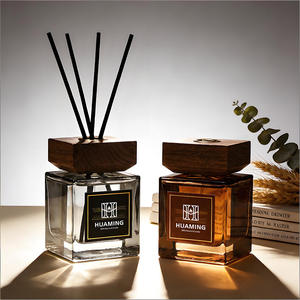 Diffuseur de <span class=keywords><strong>parfum</strong></span> en verre personnalisé de luxe, forme carrée, écoresponsable, pour huiles essentielles, fabrication artisanale - Product Image 1