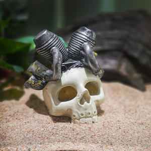 Umweltfreundliches PVC-Harz Totenkopf-förmiges Ornament für Reptiliengehege, Landschaftsgestaltung, Aquarium-Dekoration und Versteck - Product Image 1