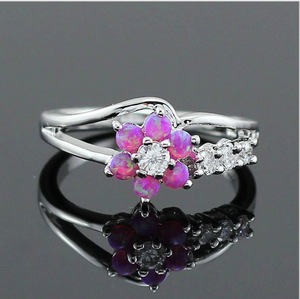 Anello con fiore per donna, elegante gioiello floreale da dito, accessorio alla moda per tutti i giorni e per feste - Product Image 1