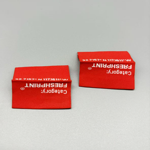 Etiquetas de Ropa Personalizables con Logotipo, Modernas y Coloridas - Product Image 3