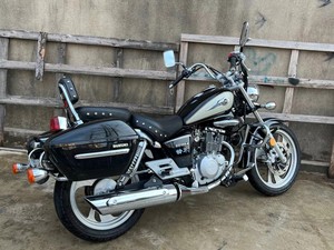 Motocicleta Clásica Retro Suzuki1 Gz150 de KZG Wholesale - Motor Monocilíndrico de 150cc, Estilo Atemporal y Ahorro de Combustible CN/JIA - Product Image 6