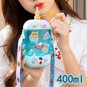 Bouteille d'eau de luxe 2026 en forme de bâtonnet de glace, vente en gros, logo personnalisé, mignonne tasse à paille pour enfants avec sangle d'épaule réglable - Product Image 4
