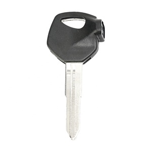 Llave magnética sin cortar para motocicleta Suzuki, llave <span class=keywords><strong>de</strong></span> Motor con ranura izquierda, Color negro, nueva - Product Image 1