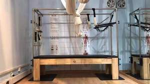 Letto di Pilates Cadillac in rovere massiccio, adatto per uso domestico e commerciale - Product Image 3