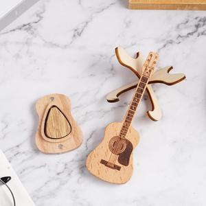 Étui à médiators en bois, étui à médiators pour guitare acoustique avec support, étui à médiators personnalisé. - Product Image 3