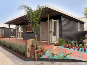 Nouvelle maison en verre préfabriquée sur roues en provenance de Chine, maison-conteneur, villa, utilisation pour les voyages et Airbnb - Product Image 6