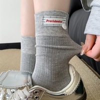 Chaussettes mi-mollet en coton sans couture, style coréen, grises, avec étiquette tissée, empilables, pour femme, printemps-été, décontractées