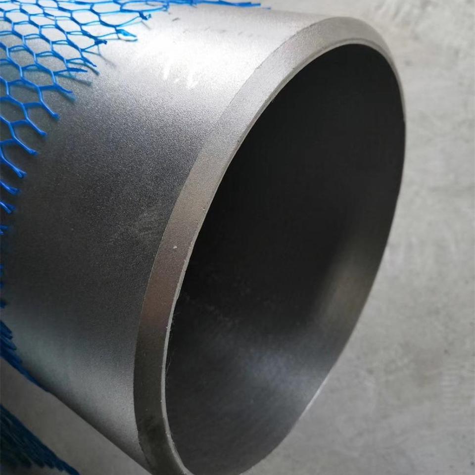 Customized 316L stainless steel pipe Customized 316L stainless steel pipe