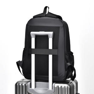 Sac à dos grande capacité pour homme avec doublure en TPU, nouveau style transfrontalier pour étudiants, idéal pour les activités de plein air, les affaires et les loisirs estivaux - Product Image 5