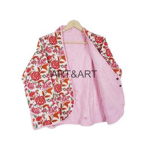 Veste matelassée réversible en coton pour femme Fermeture à boutons à imprimé floral rétro Respirant et élégant avec décoration à rivets - Product Image 2