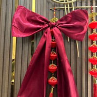 Grand nœud en velours rouge élégant avec longues franges pour décoration de Noël, idéal pour la maison, les murs, les portes, les fenêtres et les fêtes.