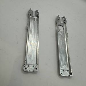 Carcasa de Linterna de Aluminio CNC Anodizado y Acero Inoxidable, Resistente, Ligera y Elegante - Product Image 4