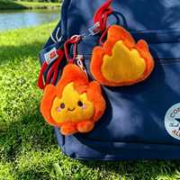 Nouveau porte-clés en peluche flamme mignon, pendentif de sac à dos de dessin animé, jouet en peluche créatif pour couple, cadeau pour étudiant