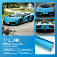 Film TPU à changement de couleur bleu satiné tunisien, film brillant hydrophobe anti-jaunissement 7,5 mil pour le style complet du véhicule, rouleau en gros