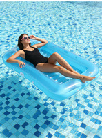 Matelas flottant carré pliable en PVC pour une personne avec dossier, idéal pour la détente à domicile ou les fêtes aquatiques