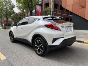 YT Auto Voitures d'occasion bon marché <span class=keywords><strong>Toyota</strong></span> C-HR <span class=keywords><strong>hybride</strong></span> <span class=keywords><strong>Toyota</strong></span> CHR Essence Véhicules SUV de bonne performance en stock - Product Image 5
