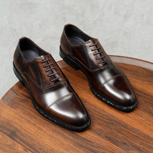 Zapatos Casuales de Otoño con Punta en Pico y Diseño Italiano de Lujo en Cuero Personalizado para Ocasiones Formales, Zapatos para Hombre - Product Image 1