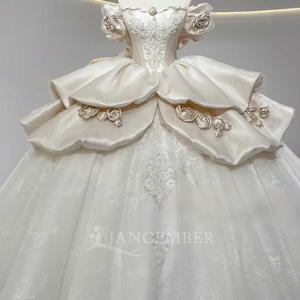 Vestido de Novia JFH18 Royal con Flores 3D y Volantes, Estilo Princesa, Hombros Descubiertos - Product Image 5