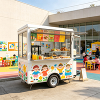 Remorque alimentaire commerciale avec extracteur de jus et comptoir de présentation pour pâtisseries (cupcakes) au centre d'art de Californie
