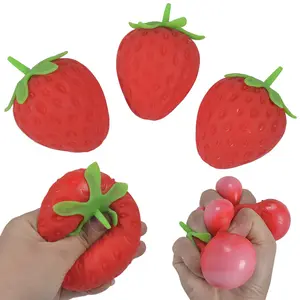 新奇通风Tpr面粉草莓挤压压扁球玩具仿真水果草莓儿童减压玩具