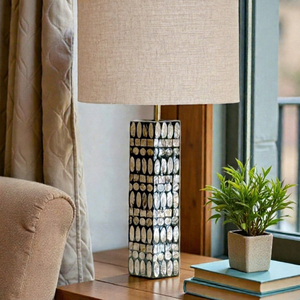 Lampe de table artisanale électrique en nacre avec incrustation de coquillages faite à la main, lumière LED blanc chaud à intensité variable pour une utilisation domestique de luxe - Product Image 1