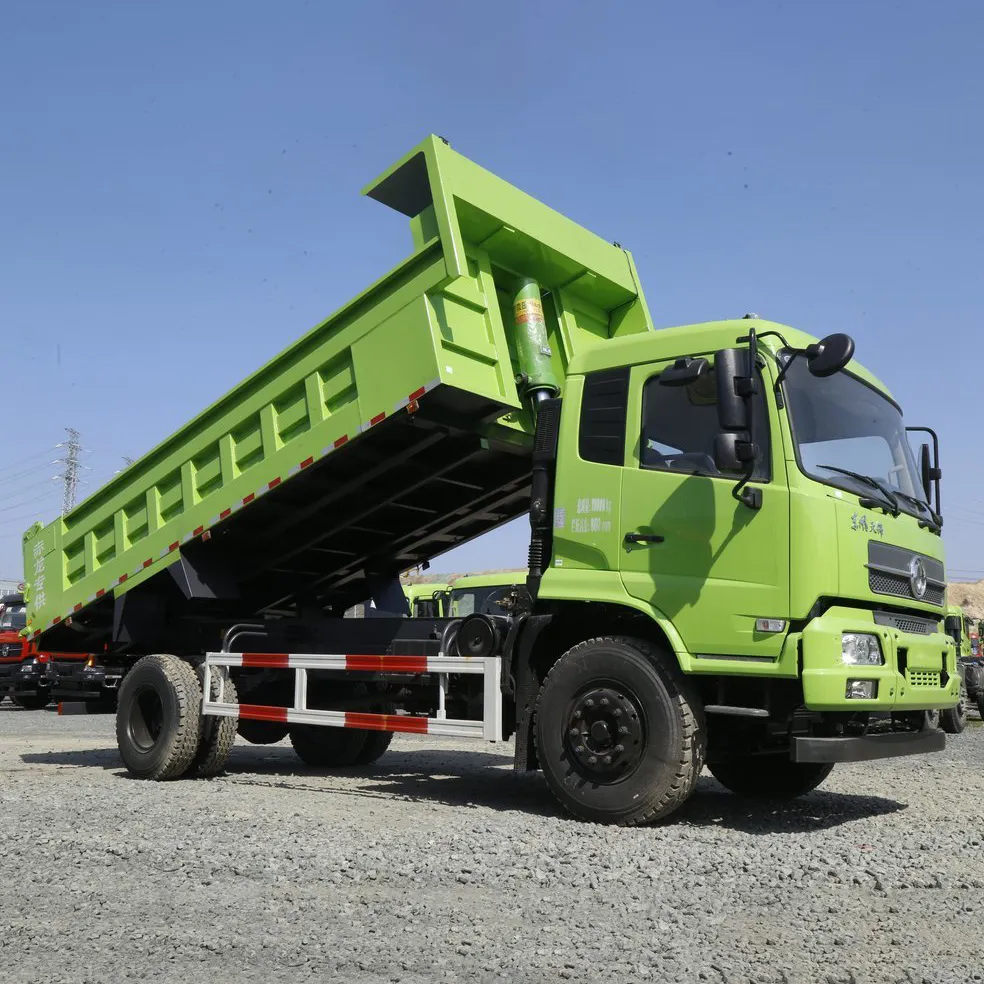 डोंगफेंग तियानलॉन्ग केसी 600 8x4 कार्गो डंप ट्रक नवीनतम यूरो 3 डीजल मैनुअल ट्रांसमिशन कार्गो ट्रक