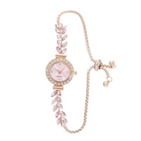 Nouvelle Montre à Quartz pour Femme Tendance avec Design Feuille, Bracelet Fin en Alliage Écologique Orné de Diamants, Aiguilles Réglables