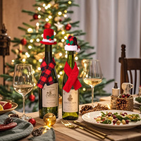 Juego de 2 Piezas de Decoración Festiva para Mesa de Comedor, Diseño Creativo de Bufanda, Gorro y Botella, Reutilizables, Duraderos, Decoraciones Navideñas