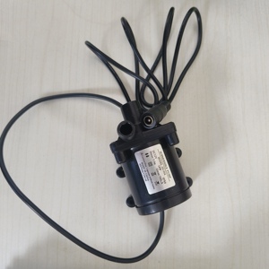 Pompa d'Acqua Sommergibile ad Alto Flusso DC12V 18W 700L/H IPX8 Impermeabile per Torre Idroponica, Acquario e Fontana - Product Image 3