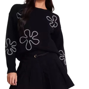 Vente en gros <span class=keywords><strong>Pull</strong></span> mode d'automne pour femmes <span class=keywords><strong>Pull</strong></span> à manches longues en tricot <span class=keywords><strong>noir</strong></span> à point de fleurs <span class=keywords><strong>Pull</strong></span> d'hiver de haute qualité pour femmes - Product Image 1