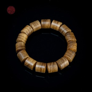 Bracelet de méditation en perles de bambou Lu Thong en bois d'agar naturel de qualité supérieure 12 mm Oud - Product Image 1