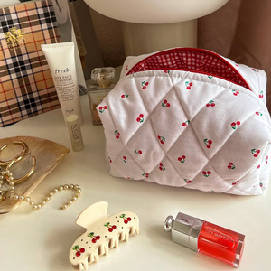 Fresh and sweet cross-border cosmetic bag, portable travel <b>toiletry</b> bag, cosmetic and skincare product <b>storage</b> bag - Product Image 2