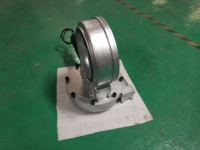 Sistem Pelacak Surya Industri SDE7 Dual Axis IP66 12000Nm Heavy Duty Cross Roller dengan Penggerak Slewing Listrik Motor DC