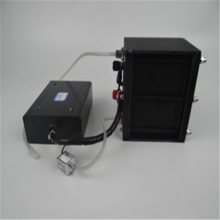 Стек топливных элементов с воздушным охлаждением и водородом