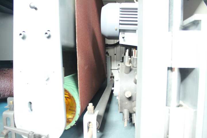 1500mm Automatic Flat Polishing Machine Metal Polishing Derusting ...