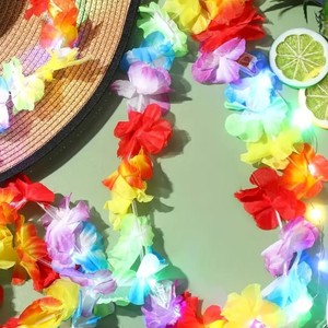 Ensemble de serre-têtes lumineux LED avec colliers de fleurs hawaïennes, fournitures de fête tropicale Luau pour mariages en bord de mer et événements Tiki - Product Image 3