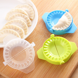 Moule à raviolis en plastique avec poignée, gadget de cuisine durable pour la préparation de raviolis - Product Image 2