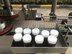 Precio de fábrica Máquina automática de sellado de tornillos de tarro de miel de vidrio - Product Image 5