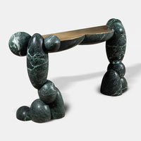 Table console sculpturale artistique en marbre vert, base en galets organiques, table d'entrée en pierre naturelle pour villa de luxe, hall d'hôtel
