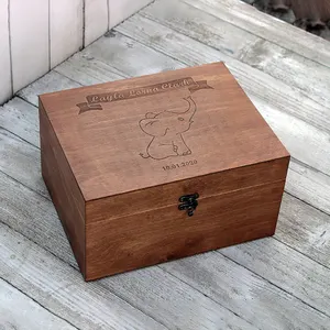 थोक कस्टम स्क्वायर लकड़ी का भंडारण बॉक्स पाइन अखरोट काज तैयार शिल्प प्लाईवुड उपहार खिलौना पैकिंग स्क्वायर एम्बॉसिंग वार्निशिंग