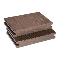 Planches de terrasse en WPC solides imperméables 150x25mm, résistantes à l'humidité, antidérapantes, avec textures en relief 3D pour villa et parc