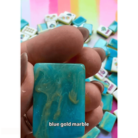 Tuiles de Mahjong Américaines Iridescentes Bleues de Luxe des Années 90, Ensemble de 160 Tuiles en Acrylique Premium Gravées et Imprimées UV, Collection Designer Rétro
