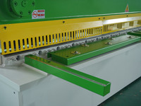 Cisaille à guillotine hydraulique entièrement automatique E21S 6MM 3200MM pour tôles d'acier avec support de matériaux avant