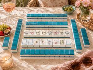 Set di Mahjong Americano Blu e Bianco con Tessere in Acrilico Premium, Ideale per Riunioni Familiari e Serate di Gioco in Viaggio - Product Image 4