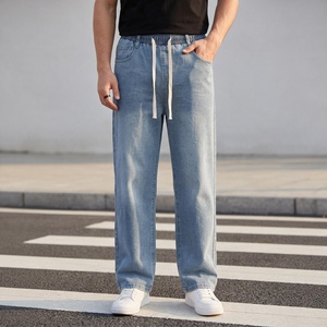 <span class=keywords><strong>Jeans</strong></span> da <span class=keywords><strong>Uomo</strong></span> <span class=keywords><strong>con</strong></span> Logo Personalizzato, <span class=keywords><strong>Elastico</strong></span> <span class=keywords><strong>in</strong></span> <span class=keywords><strong>Vita</strong></span>, Gamba Dritta, Vestibilità Comoda, Lavaggio Chiaro - Product Image 1