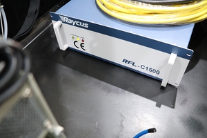 Máquina de Corte por Láser de Fibra RAZORTEK, Cortadora Láser con Fuente Láser Raycus CE, Enfriador de Agua S&A, Controlador de <span class=keywords><strong>Pistola</strong></span> Raytools BOCHU - Product Image 6